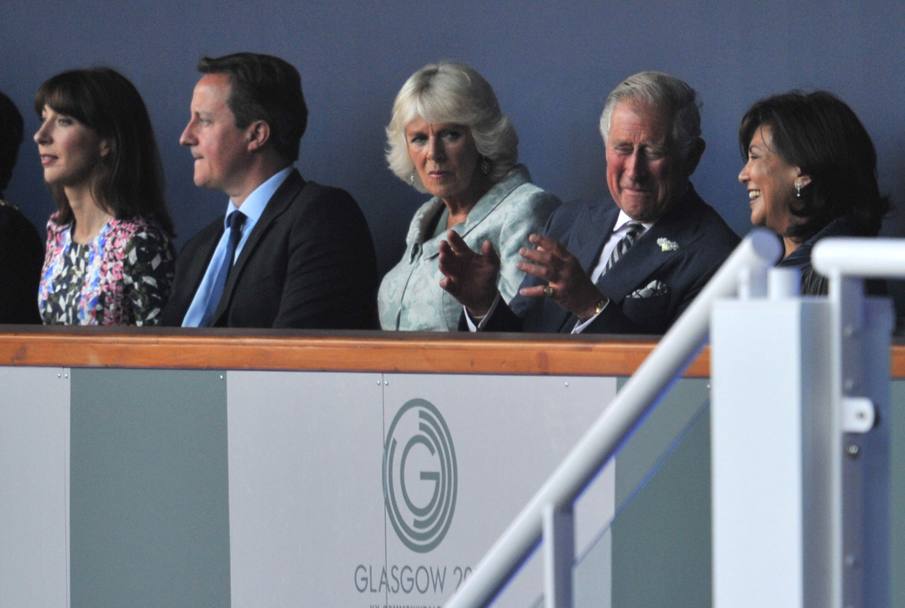 In tribuna il principe Carlo con Camilla accanto al Premier David Cameron e signora. Afp